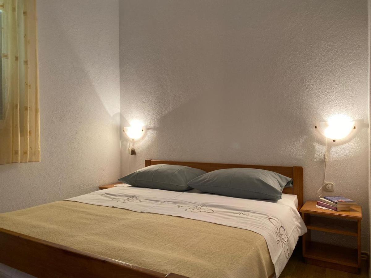 The Ana Apartments Komiza Bagian luar foto
