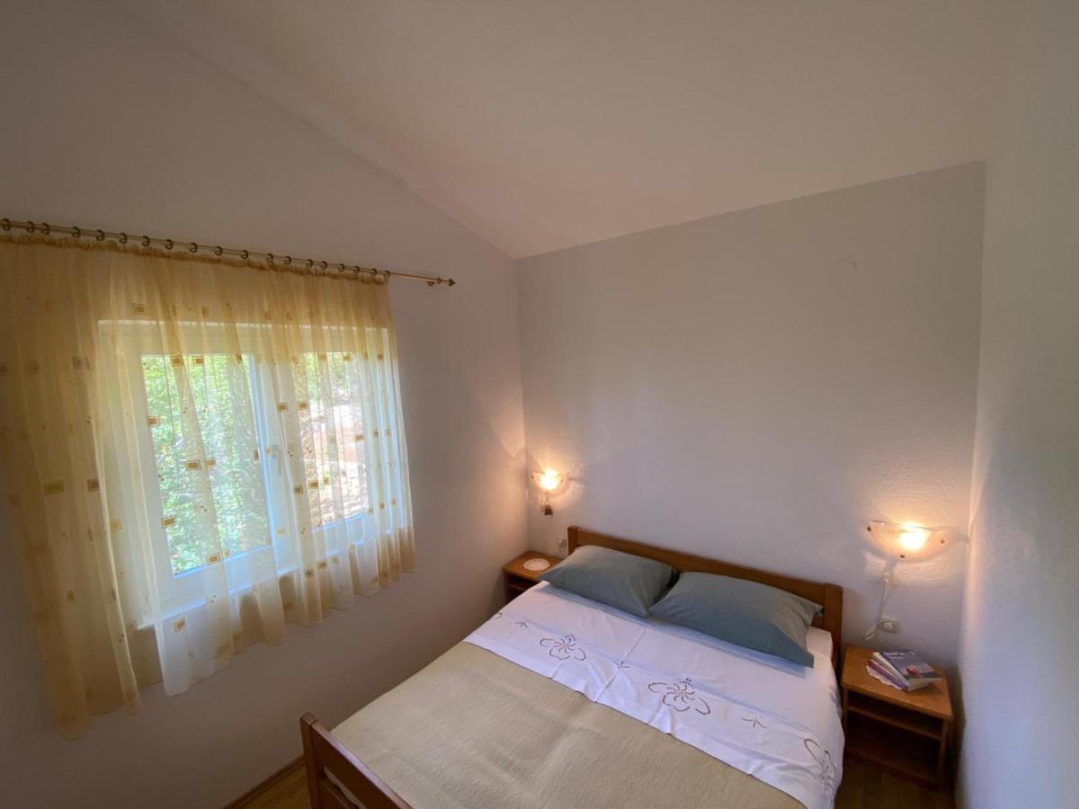 The Ana Apartments Komiza Bagian luar foto