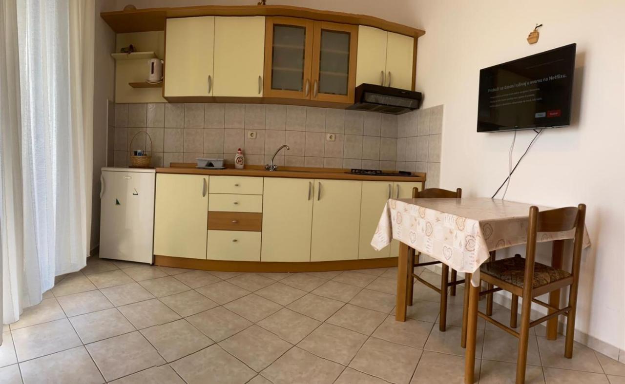 The Ana Apartments Komiza Bagian luar foto