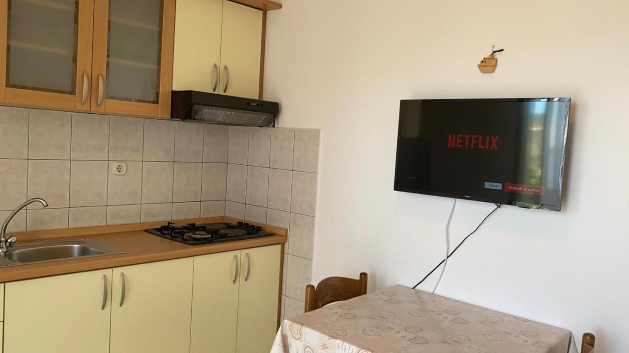 The Ana Apartments Komiza Bagian luar foto