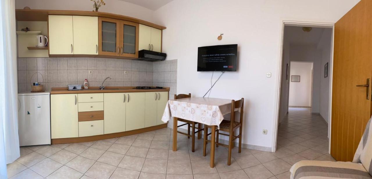 The Ana Apartments Komiza Bagian luar foto