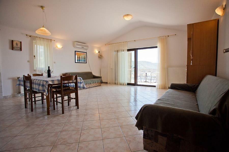 The Ana Apartments Komiza Bagian luar foto
