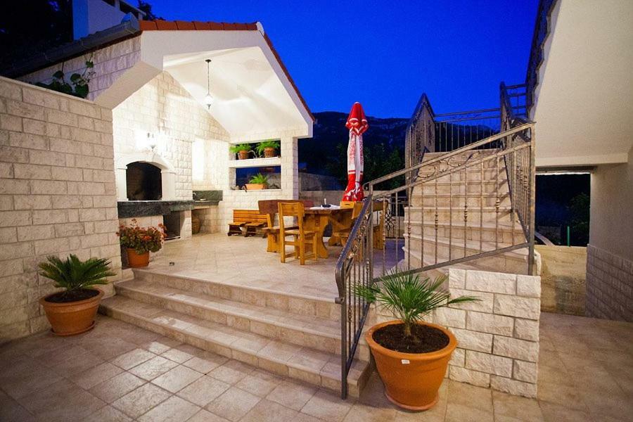 The Ana Apartments Komiza Bagian luar foto